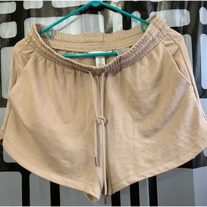 New- H&M Shorts Sz M